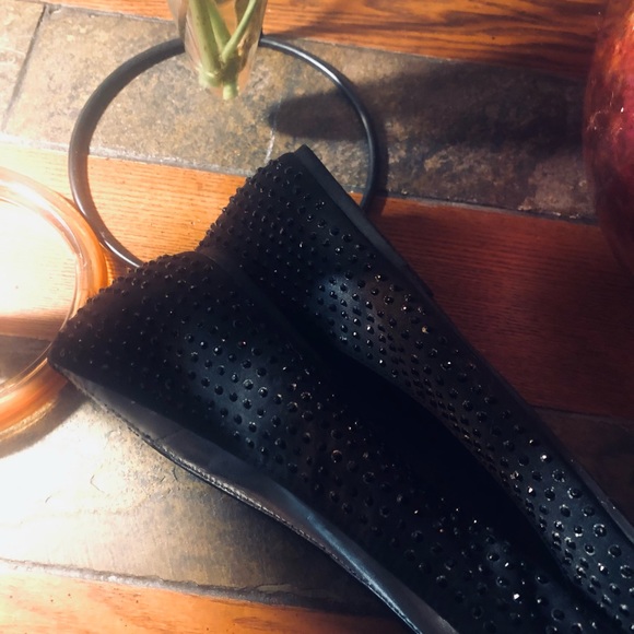 INDY BRAND RASH BLACK SATIN STUDDED FLATS - Picture 3 of 4